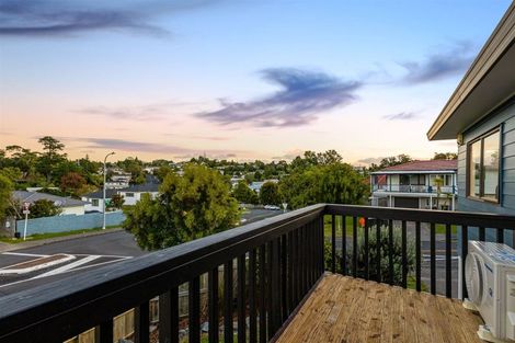 Photo of property in 38 Garton Drive, Massey, Auckland, 0614