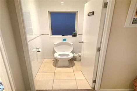 Photo of property in 3 Bernina Place, Weymouth, Auckland, 2103