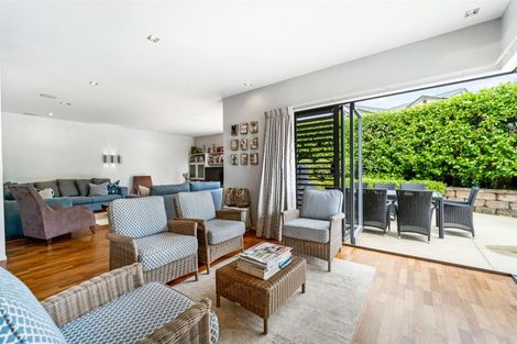 Photo of property in 32 English Oak Drive, Schnapper Rock, Auckland, 0632