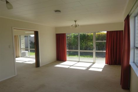 Photo of property in 26 Manu Crescent, Upper Vogeltown, New Plymouth, 4310