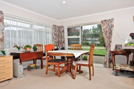 Photo of property in 8 Hollinger Place, Nawton, Hamilton, 3200