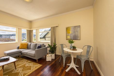 Photo of property in 2u2 Hawker Street, Mount Victoria, Wellington, 6011