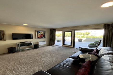 Photo of property in Highwic, 32u2 Hobson Street, Thorndon, Wellington, 6011
