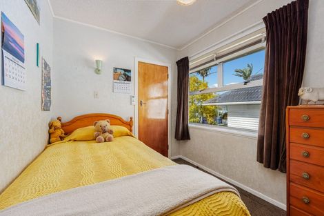 Photo of property in 38 Hobsonville Road, West Harbour, Auckland, 0618