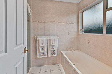 Photo of property in 15 Trossach Place, Wattle Downs, Auckland, 2103