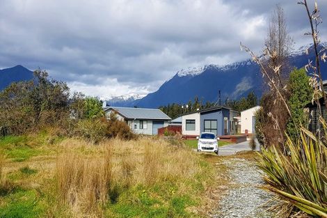 Photo of property in 15 Nyhon Place, Haast, 7886