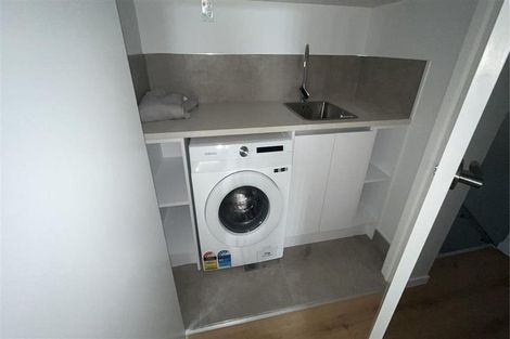 Photo of property in 2/28 Croydon Road, New Lynn, Auckland, 0600