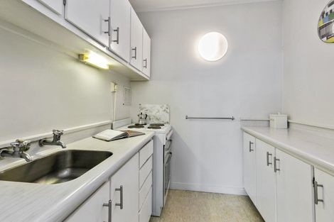 Photo of property in Hobson Court Flats, 58/70u Hobson Street, Thorndon, Wellington, 6011