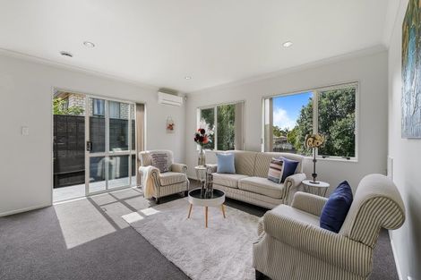 Photo of property in 58 Blanes Road, Weymouth, Auckland, 2103