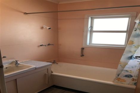 Photo of property in 16 Hooks Road, Manurewa, Auckland, 2102