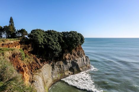 Photo of property in 1119 Main Road North, Onaero, Urenui, 4383