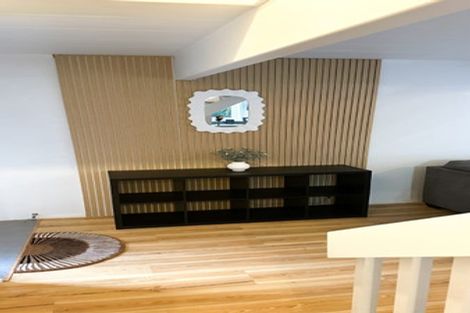 Photo of property in 4 Hiwihau Place, Glenfield, Auckland, 0629