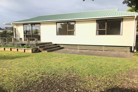 Photo of property in 18 Adrian Grove, Waikanae Beach, Waikanae, 5036