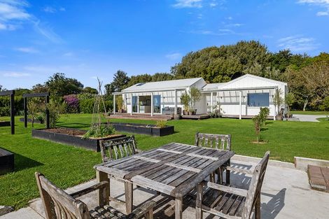 Photo of property in 130 Cross Road, Lepperton, New Plymouth, 4373
