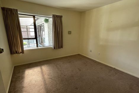 Photo of property in 132 Avonhead Road, Avonhead, Christchurch, 8042