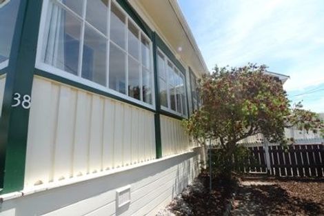 Photo of property in 38 Eden Street, Island Bay, Wellington, 6023