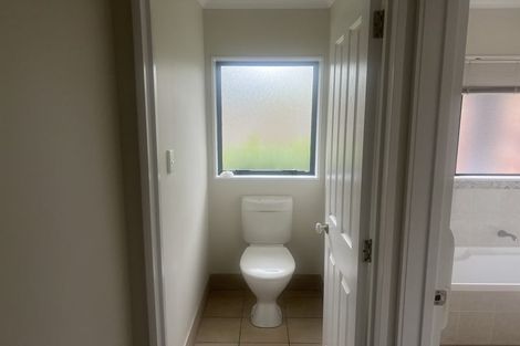 Photo of property in 2 Courtvale Place, Flat Bush, Auckland, 2019