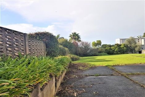 Photo of property in 15 Scarboro Terrace, Murrays Bay, Auckland, 0630