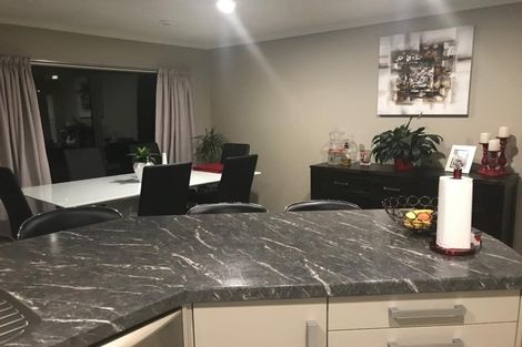 Photo of property in 22 Percy Kinsman Crescent, Riverstone Terraces, Upper Hutt, 5018