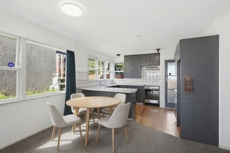 Photo of property in 31 Link Road, Newlands, Wellington, 6037