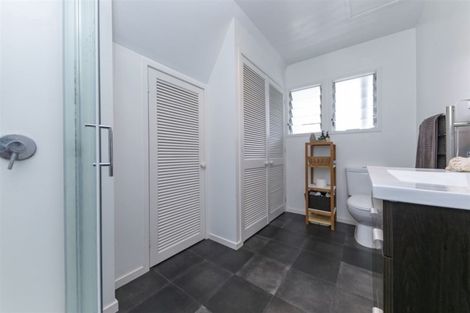 Photo of property in 27 Routley Drive, Glen Eden, Auckland, 0602