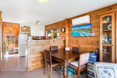 Photo of property in 16 Coventry Close, Ascot Park, Porirua, 5024