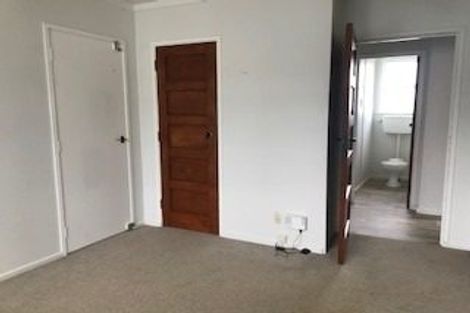 Photo of property in 3 Fruitvale Road, New Lynn, Auckland, 0600