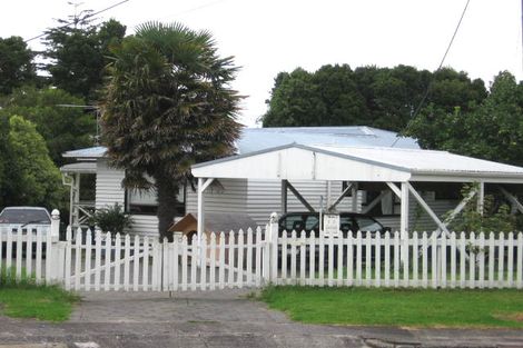 Photo of property in 18 Marlene Avenue, Te Atatu South, Auckland, 0610