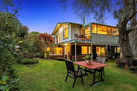 Photo of property in 424 Don Buck Road, Massey, Auckland, 0614