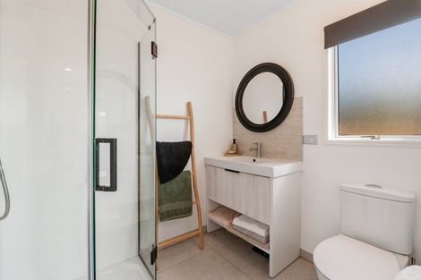 Photo of property in 55b Ferry Road, Arkles Bay, Whangaparaoa, 0932