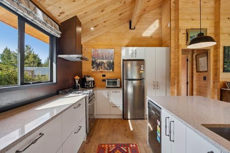 Photo of property in 10 Carlisle Street, Athol, 9793
