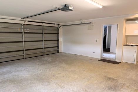 Photo of property in 4/143a Wiseley Road, West Harbour, Auckland, 0618