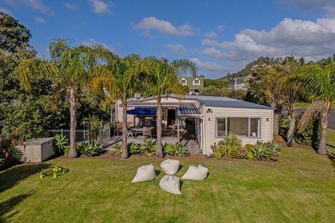 Photo of property in 30 Oyster Drive, Cooks Beach, Whitianga, 3591