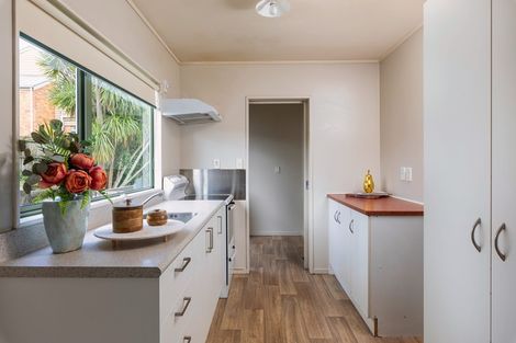 Photo of property in 12 Kelkirk Street, Kelston, Auckland, 0602