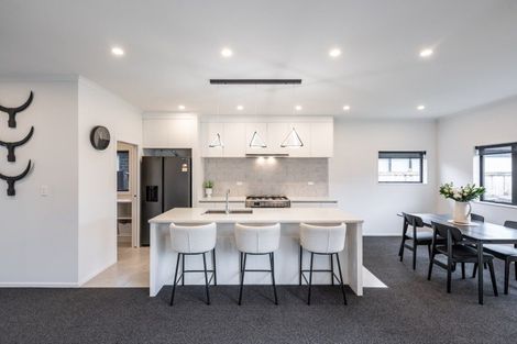 Photo of property in 24 Rose Leigh Drive, Cambridge, 3434