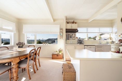 Photo of property in 43 Hinewa Road, Otumoetai, Tauranga, 3110