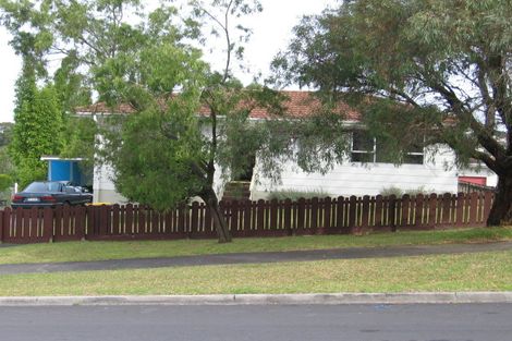 Photo of property in 12a Elizabeth Drive, West Harbour, Auckland, 0618