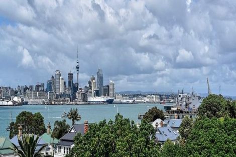 Photo of property in 2/47 Clarence Street, Devonport, Auckland, 0624