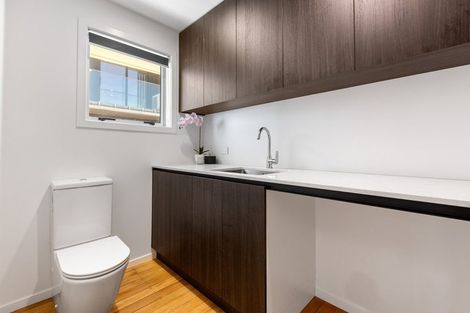 Photo of property in 148 Molesworth Street, New Plymouth, 4312