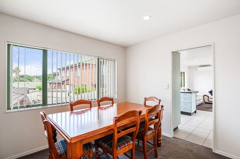 Photo of property in 23 San Vito Place, Henderson, Auckland, 0612