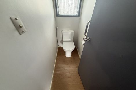 Photo of property in 2/10 Ballater Place, Highland Park, Auckland, 2010