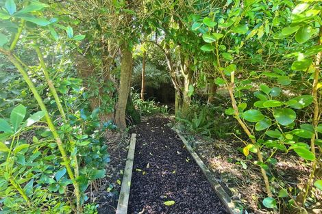 Photo of property in 70 Driving Creek Road, Coromandel, 3506