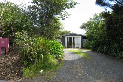 Photo of property in 83 Seaview Road, Piha, 0772