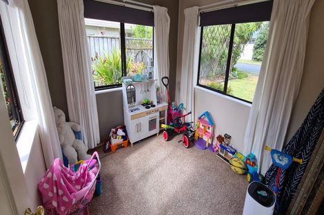 Photo of property in 11 Kotuku Drive, Paraparaumu Beach, Paraparaumu, 5032