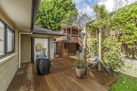 Photo of property in 6 English Oak Drive, Schnapper Rock, Auckland, 0632