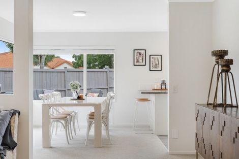 Photo of property in 19 Montecito Place, Golflands, Auckland, 2013