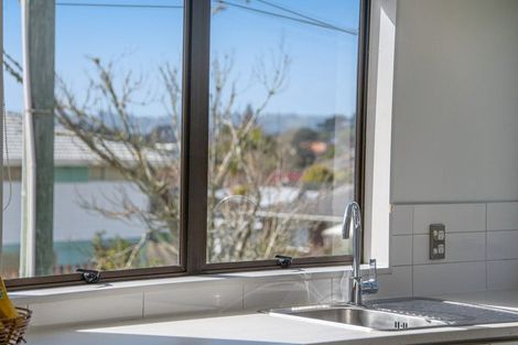 Photo of property in 13 Red Beach Road, Red Beach, 0932