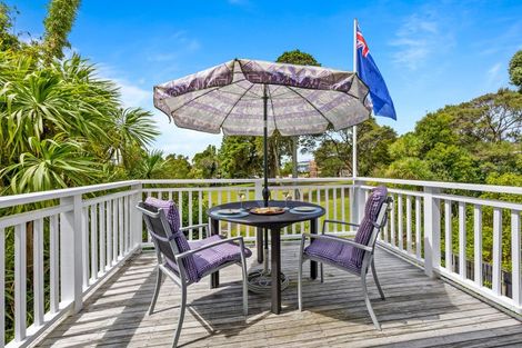 Photo of property in 3a Cron Avenue, Te Atatu South, Auckland, 0610