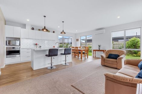 Photo of property in 5 Oak Place, Levin, 5510