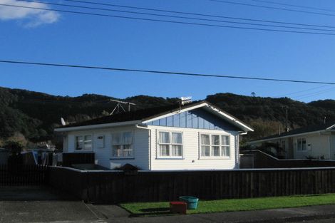 Photo of property in 39 Karamu Crescent, Wainuiomata, Lower Hutt, 5014